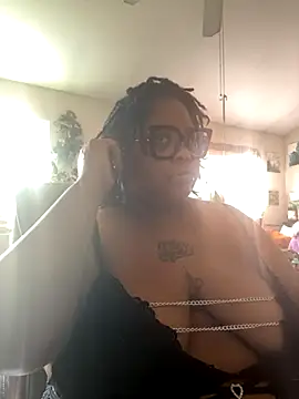 Snapshot of kweenxkarma chatting on 25, 9, 2025 kweenxkarma online show from 25, 9, 2025