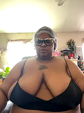 Snapshot of kweenxkarma chatting on 17, 9, 2025 kweenxkarma online show from 17, 9, 2025