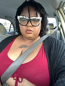 Snapshot of kweenxkarma chatting on 1, 11, 2025 kweenxkarma online show from 1, 11, 2025