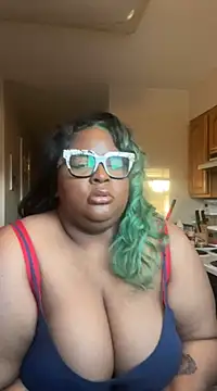 Snapshot of kweenxkarma chatting on 14, 1, 2025 kweenxkarma online show from 14, 1, 2025