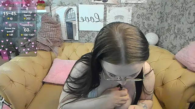 Tina Walker online show from 2, 3, 2025