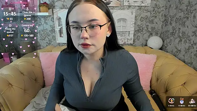 Tina Walker online show from 5, 3, 2025