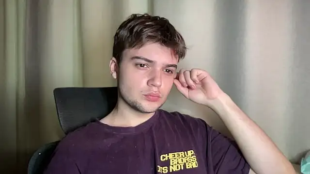 Snapshot of superfluboy_ chatting on 3, 12, 2025 superfluboy online show from 3, 12, 2025