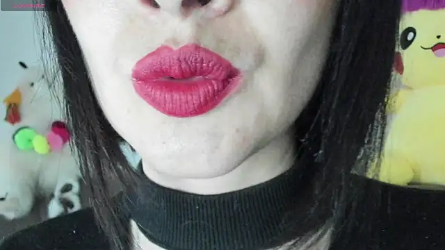 Snapshot of queen_fetish chatting on 11, 3, 2025 queen fetish online show from 11, 3, 2025