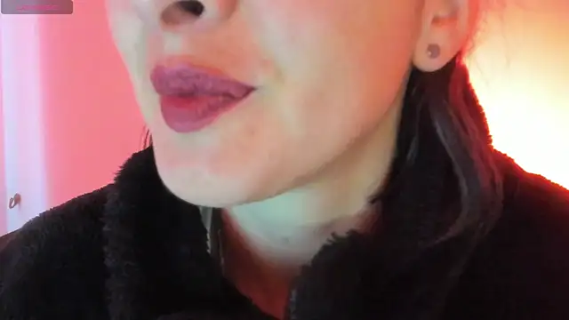 Snapshot of queen_fetish chatting on 12, 11, 2025 queen fetish online show from 12, 11, 2025