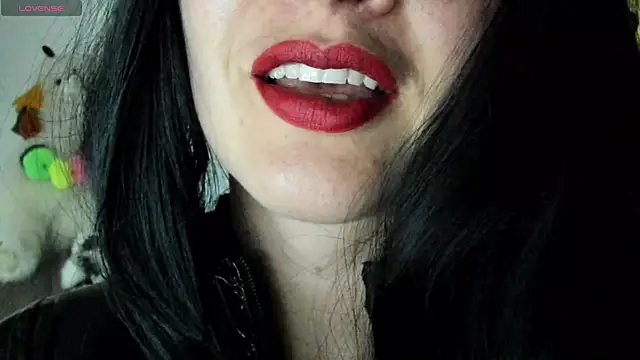 Snapshot of queen_fetish chatting on 10, 3, 2025 queen fetish online show from 10, 3, 2025