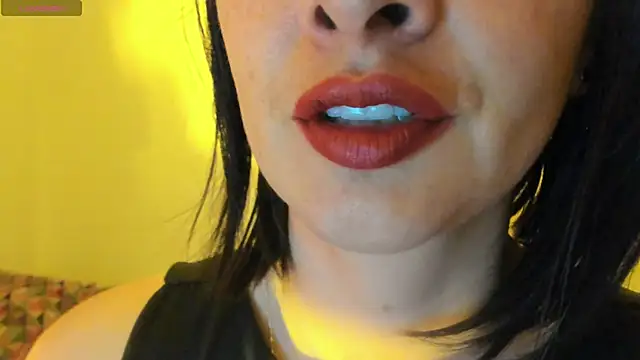 Snapshot of queen_fetish chatting on 5, 10, 2025 queen fetish online show from 5, 10, 2025