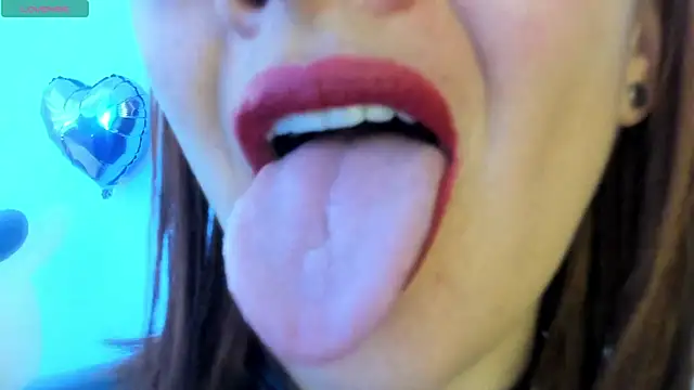 queen fetish online show from 18, 5, 2026