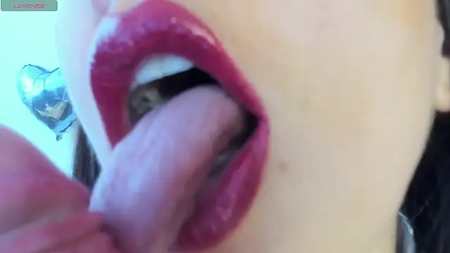 queen fetish online show from 4, 6, 2026