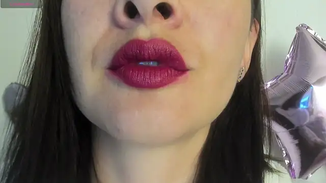 queen fetish online show from 12, 6, 2026