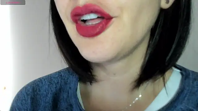 Snapshot of queen_fetish chatting on 15, 10, 2025 queen fetish online show from 15, 10, 2025