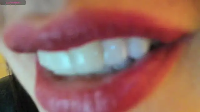 Snapshot of queen_fetish chatting on 28, 9, 2025 queen fetish online show from 28, 9, 2025