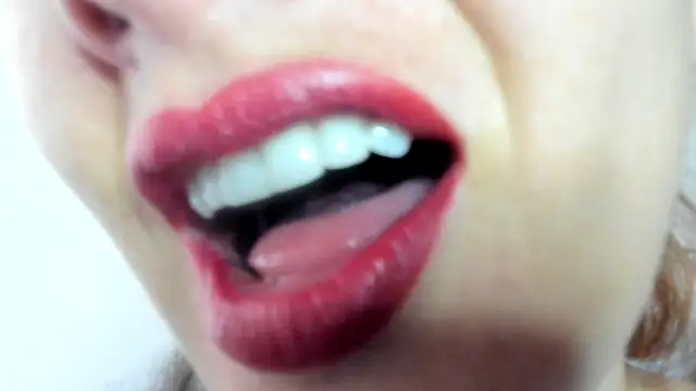 queen fetish online show from 4, 3, 2026