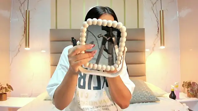 AnneDixie online show from 7, 10, 2025