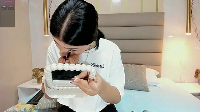 AnneDixie online show from 22, 9, 2025