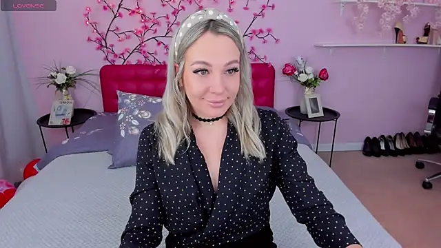 DanikaMorri online show from 24, 2, 2025