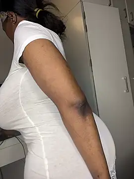 Bustygoddess32 online show from 19, 2, 2026