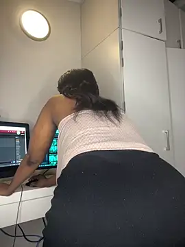 Bustygoddess32 online show from 21, 3, 2026