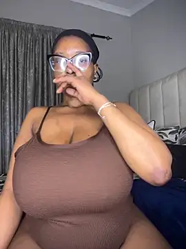 Snapshot of Bustygoddess32 chatting on 16, 10, 2025 Bustygoddess32 online show from 16, 10, 2025