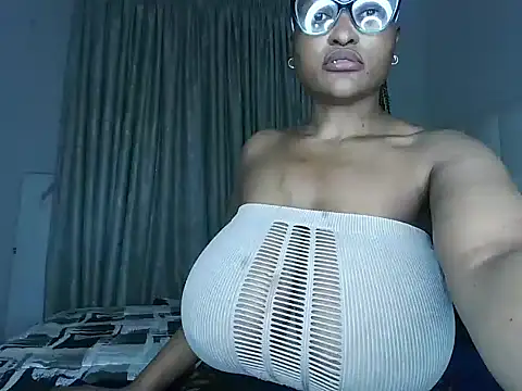 Snapshot of Bustygoddess32 chatting on 19, 10, 2025 Bustygoddess32 online show from 19, 10, 2025