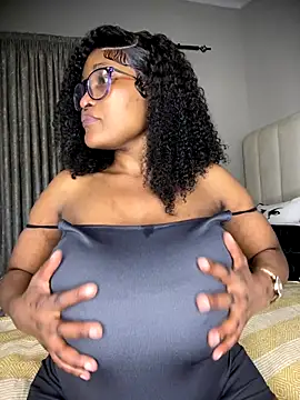 Snapshot of Bustygoddess32 chatting on 9, 11, 2025 Bustygoddess32 online show from 9, 11, 2025