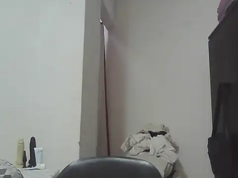 Sexxybella27 online show from 28, 10, 2025