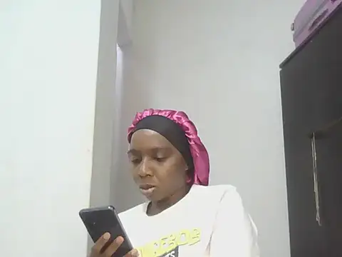 Sexxybella27 online show from 27, 10, 2025