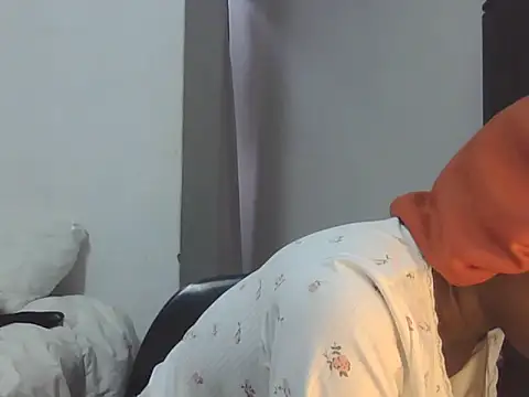 Sexxybella27 online show from 20, 12, 2025