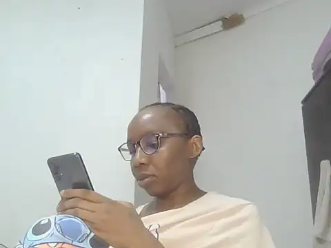 Sexxybella27 online show from 12, 11, 2025