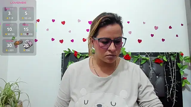 hazel 34 online show from 21, 11, 2025