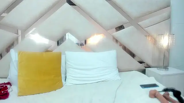 eva loreti online show from 14, 3, 2025