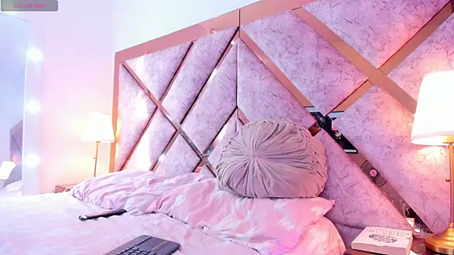 Jennalove  online show from 10, 4, 2026