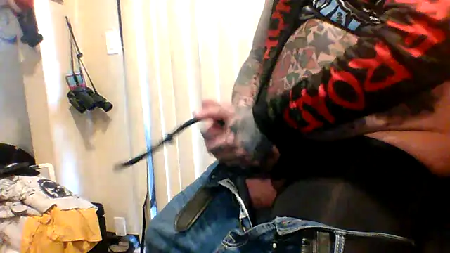 fukurbutt online show from 15, 4, 2026