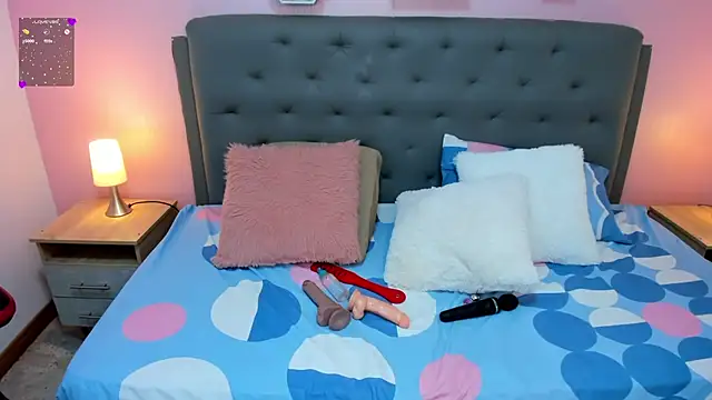 julieth love  online show from 3, 12, 2025