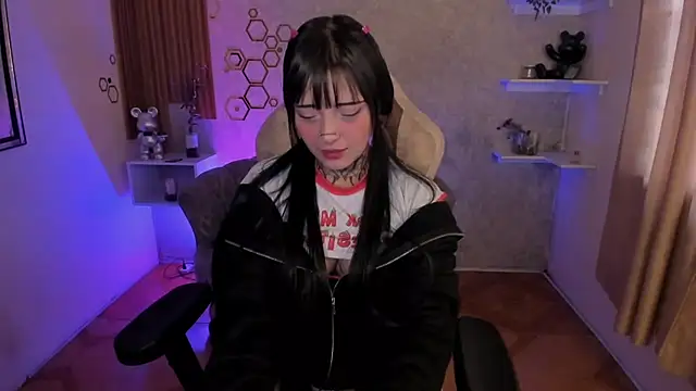 mia catt05 online show from 14, 11, 2025