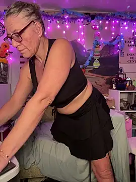 TrenaAnne online show from 31, 3, 2026