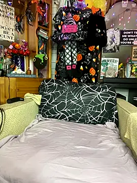 TrenaAnne online show from 26, 9, 2025