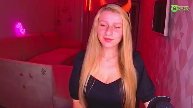 Snapshot of AmaliaQueen chatting on 30, 10, 2025 AmaliaQueen online show from 30, 10, 2025