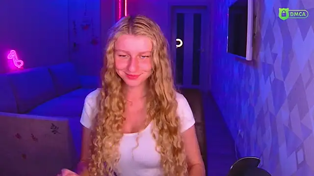 Snapshot of AmaliaQueen chatting on 4, 10, 2025 AmaliaQueen online show from 4, 10, 2025