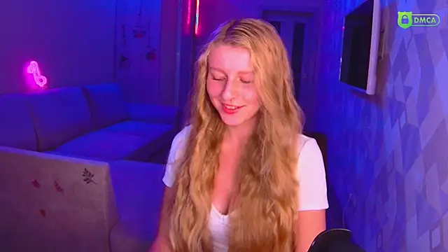 Snapshot of AmaliaQueen chatting on 10, 10, 2025 AmaliaQueen online show from 10, 10, 2025