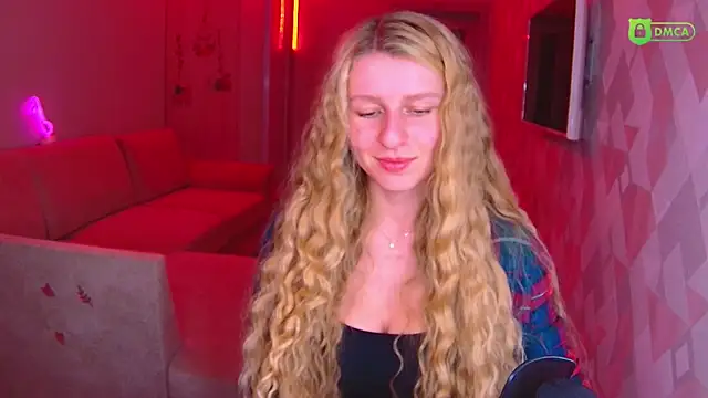 Snapshot of AmaliaQueen chatting on 1, 12, 2025 AmaliaQueen online show from 1, 12, 2025