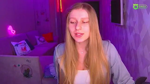 Snapshot of AmaliaQueen chatting on 12, 1, 2025 AmaliaQueen online show from 12, 1, 2025