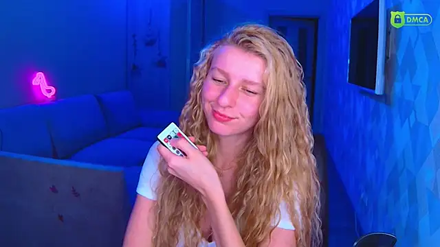 Snapshot of AmaliaQueen chatting on 28, 11, 2025 AmaliaQueen online show from 28, 11, 2025