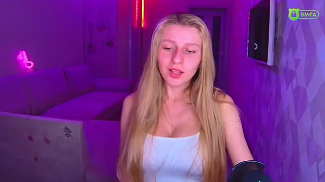 Snapshot of AmaliaQueen chatting on 16, 11, 2025 AmaliaQueen online show from 16, 11, 2025