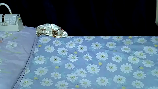 Snapshot of pretty_leila2 chatting on 19, 10, 2025 pretty leila2 online show from 19, 10, 2025