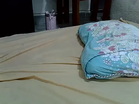 pretty leila2 online show from 12, 2, 2026