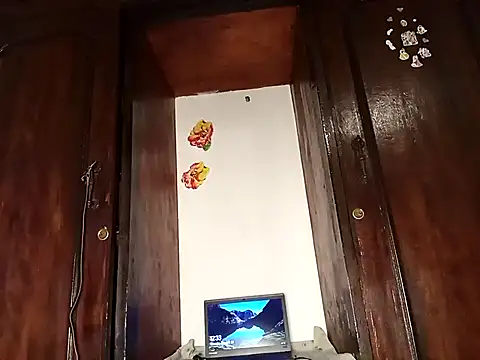 The-Peach-Flexer online show from 29, 10, 2025