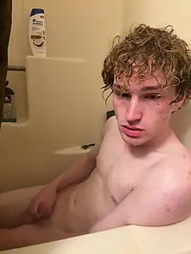 Snapshot of CreamyAustin chatting on 22, 3, 2026 CreamyAustin online show from 22, 3, 2026