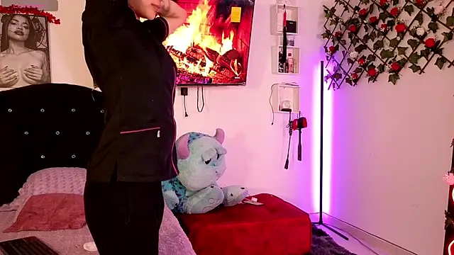 Alaia Asuka online show from 27, 9, 2025