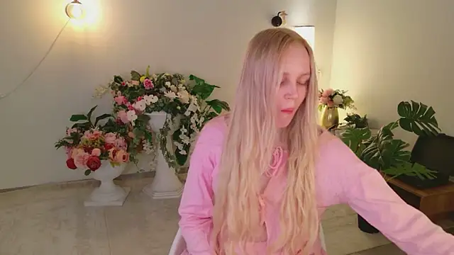 Beatrica Klein online show from 19, 4, 2026